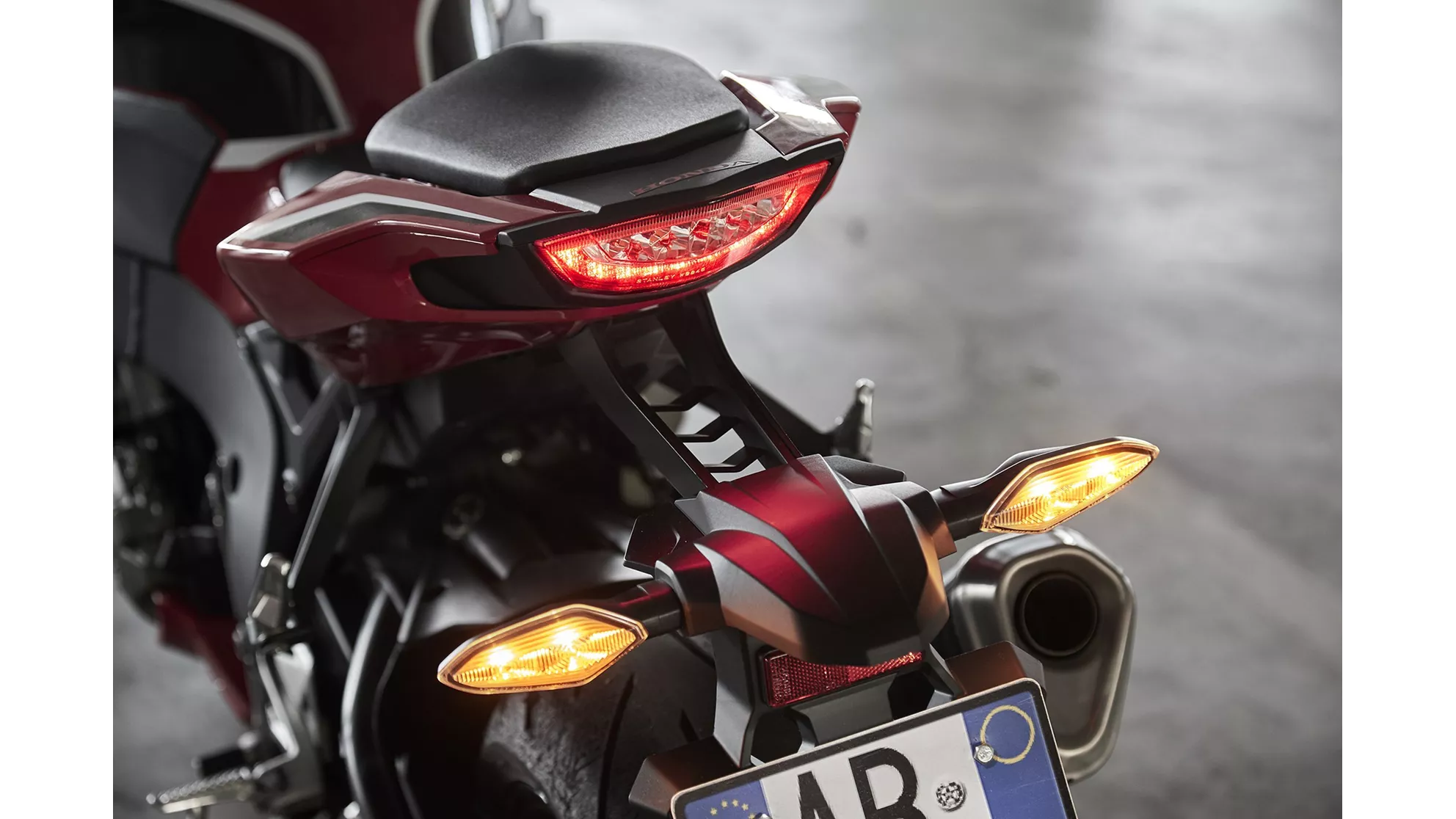 Honda CBR1000RR Fireblade - Image 16 Honda CBR1000RR Fireblade - Image 16