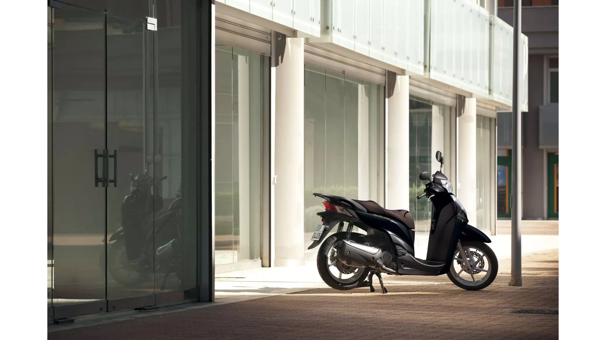 Honda SH300i - Image 7 Honda SH300i - Image 7