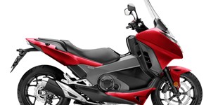 Honda Integra 2018 vs BMW C 650 GT 2018