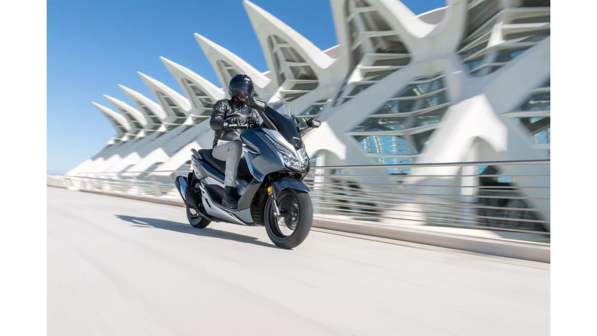 Honda Forza 300 - Image 13 Honda Forza 300 - Image 13