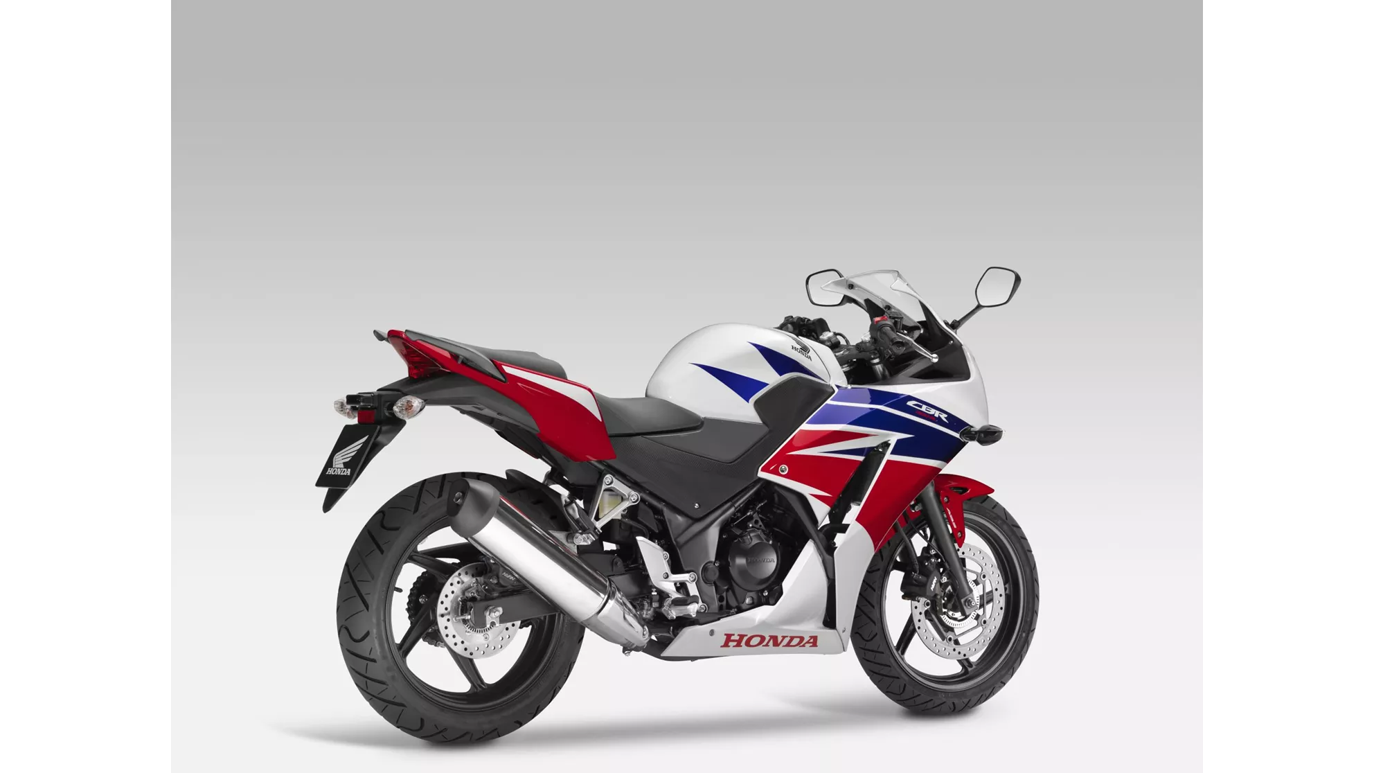 Honda CBR 300 R - Image 8 Honda CBR 300 R - Image 8