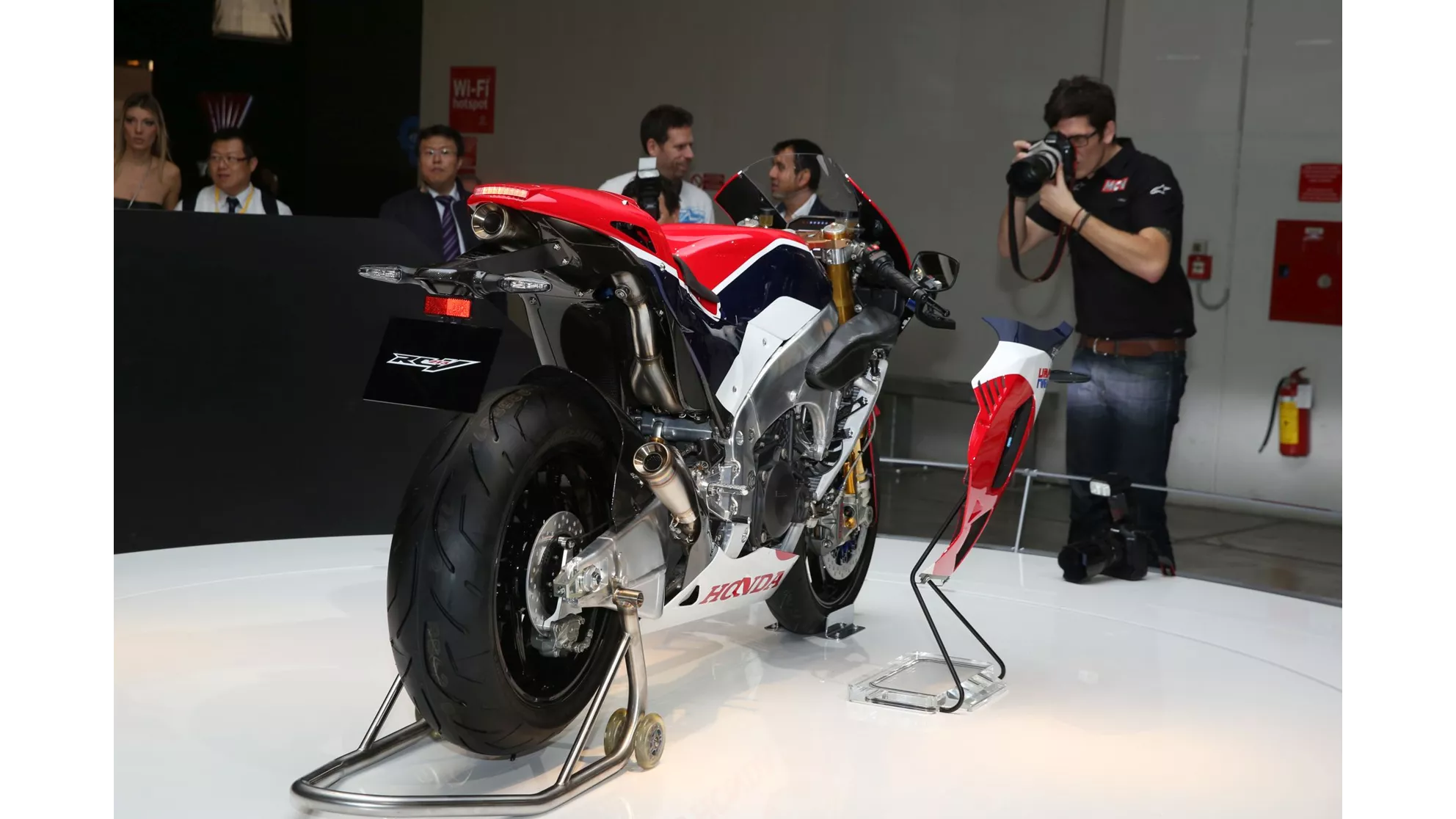 Honda RC 213 V-S - Image 19 Honda RC 213 V-S - Image 19