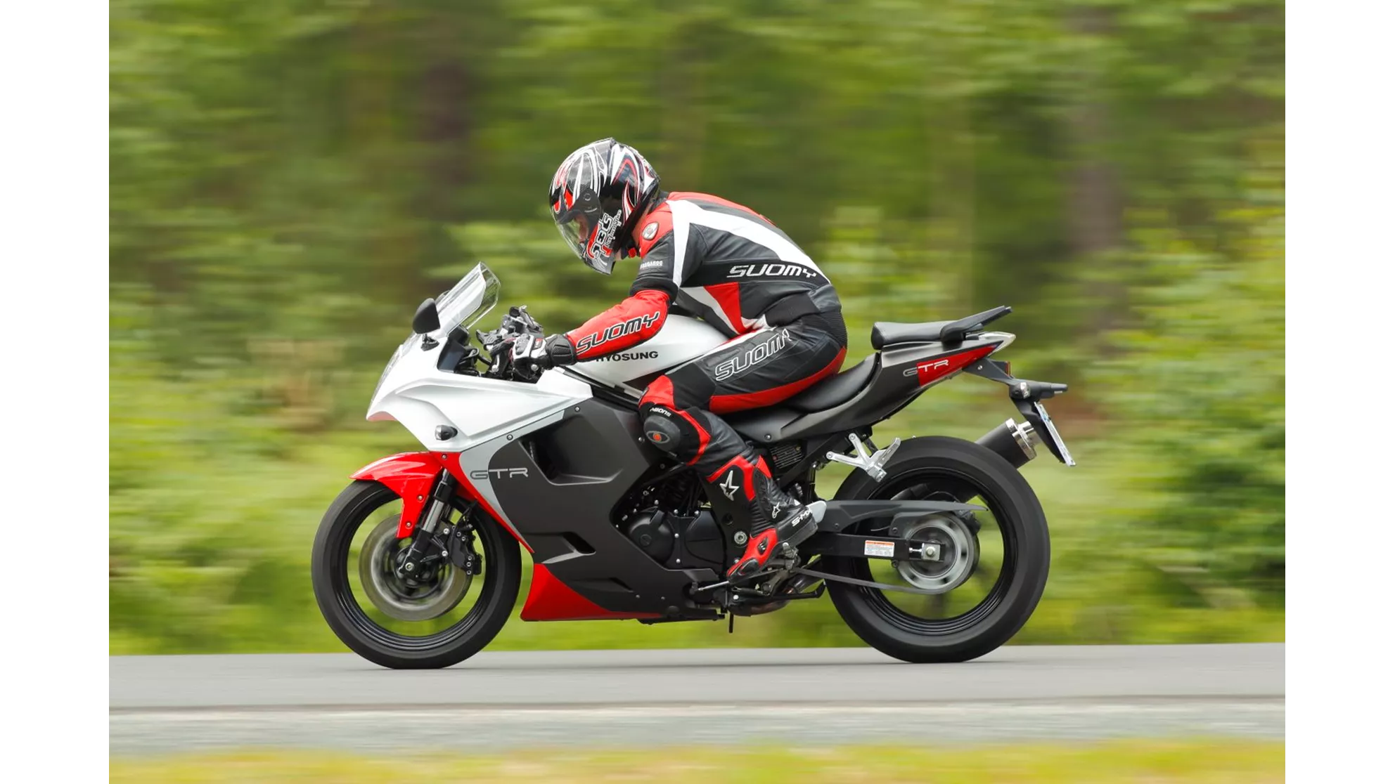Hyosung GT 650i R - Image 1 Hyosung GT 650i R - Image 1