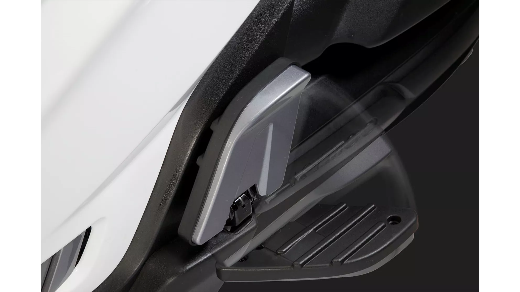 Kymco People GT 125i - Image 4 Kymco People GT 125i - Image 4