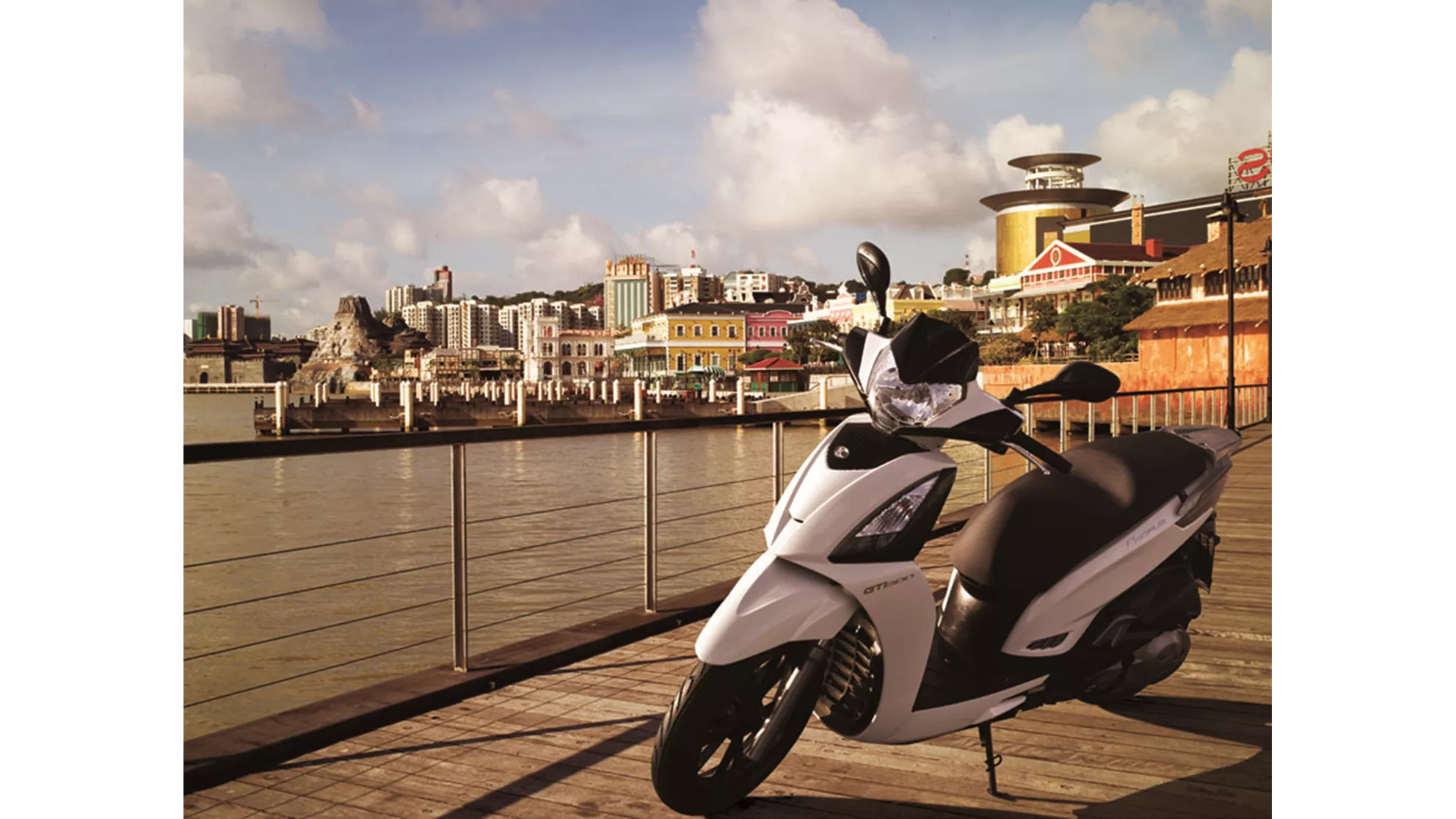 Kymco People GT 125i - Image 9 Kymco People GT 125i - Image 9