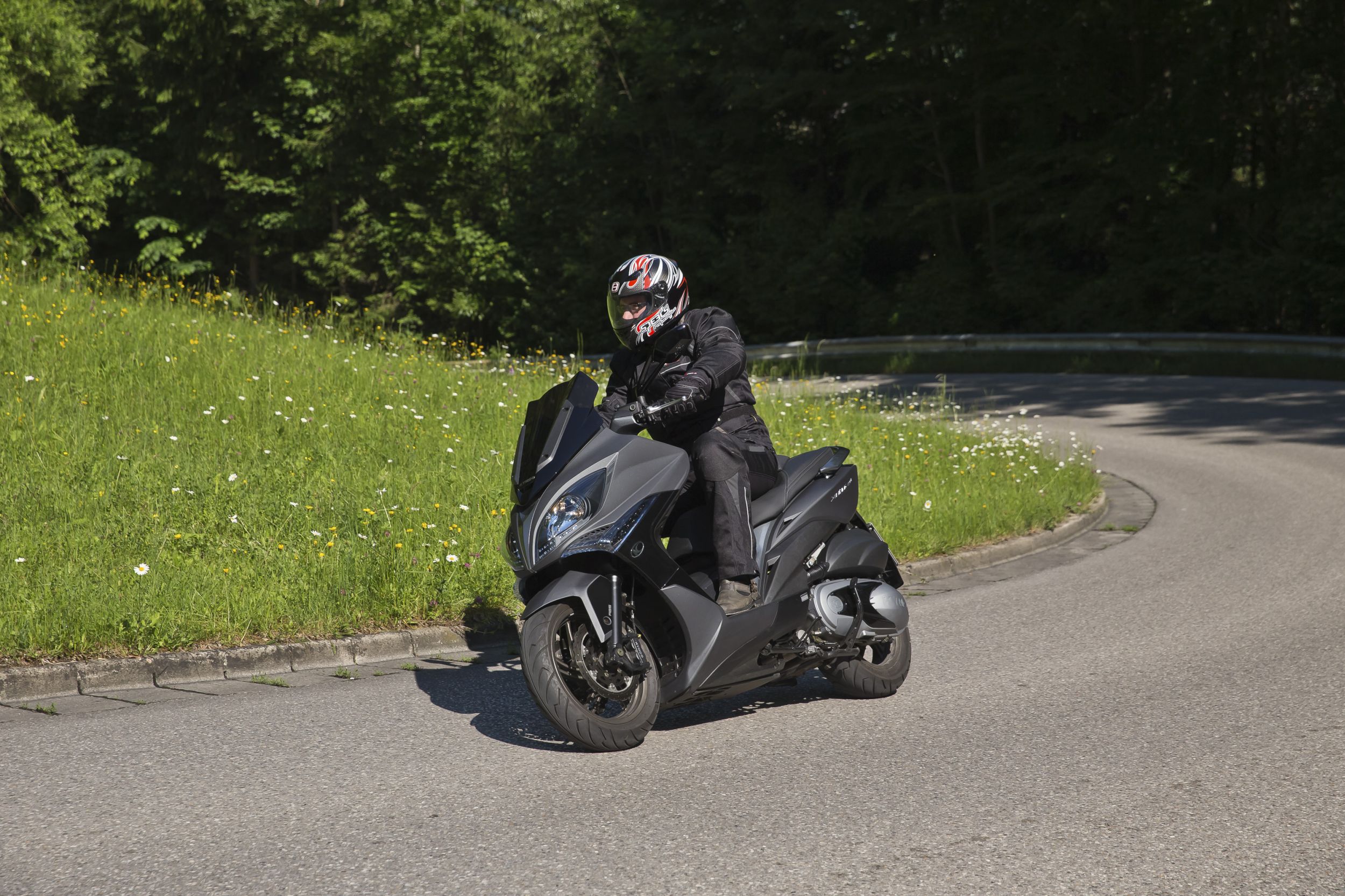 Motorrad Vergleich Yamaha Xmax 300 2021 Vs Kymco Xciting 400i Abs 2018