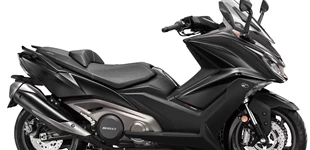Kymco AK 550i ABS 2018 vs Suzuki Burgman 400 2022 Kymco AK 550i ABS 2018 vs Suzuki Burgman 400 2022