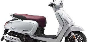 Kymco New Like 125 2018 vs Honda CB125R 2021