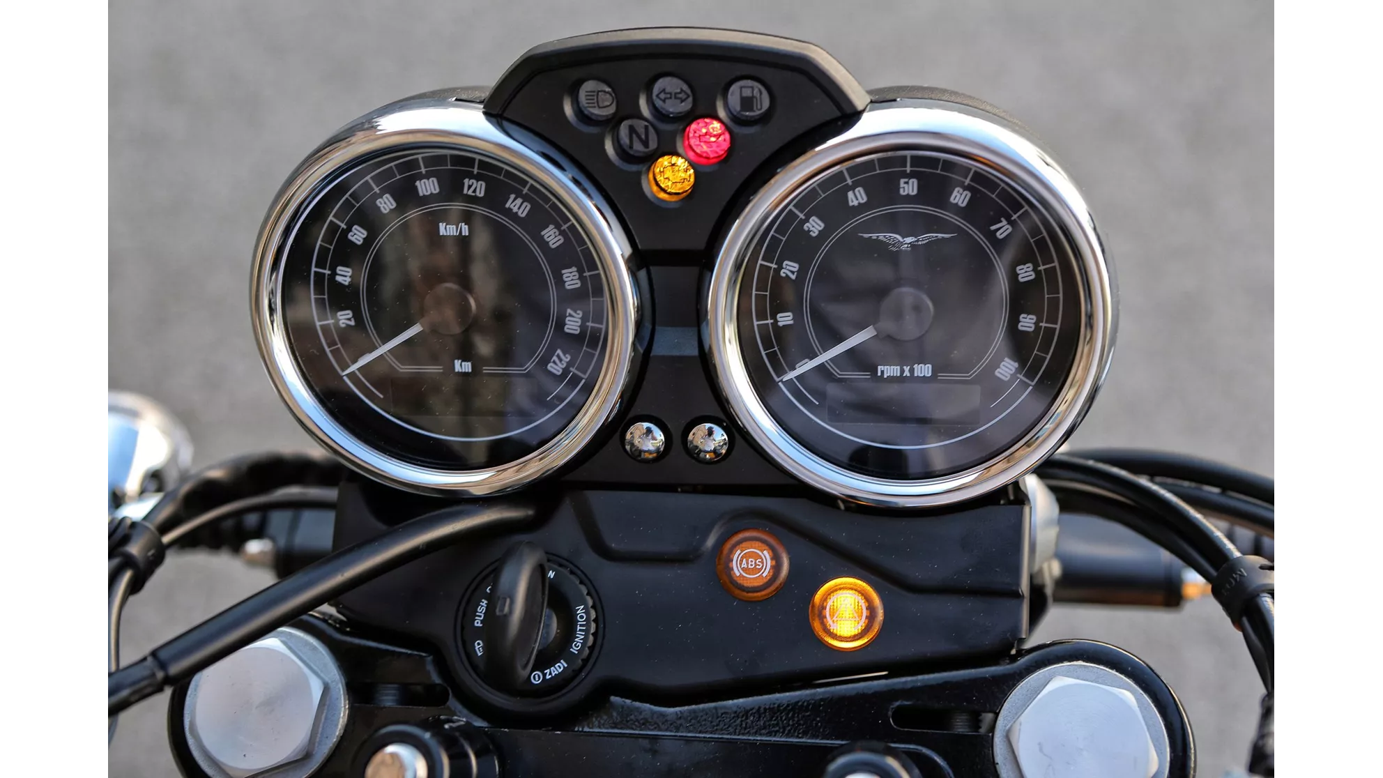 Moto Guzzi V7 II Stone - Image 8 Moto Guzzi V7 II Stone - Image 8