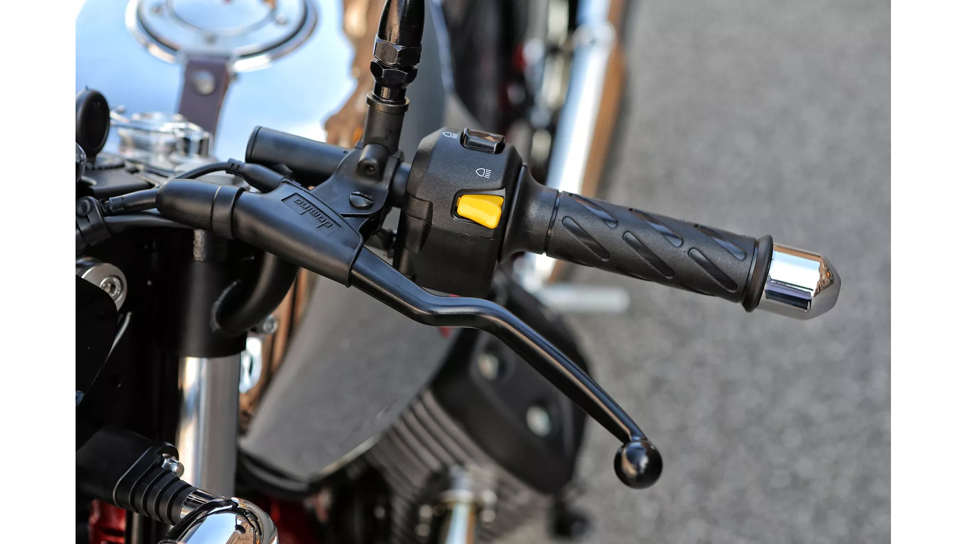 Moto Guzzi V7 II Racer - Image 6 Moto Guzzi V7 II Racer - Image 6