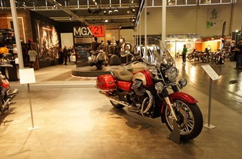 Moto Guzzi California 1400 Touring SE 2018 - Bild 2