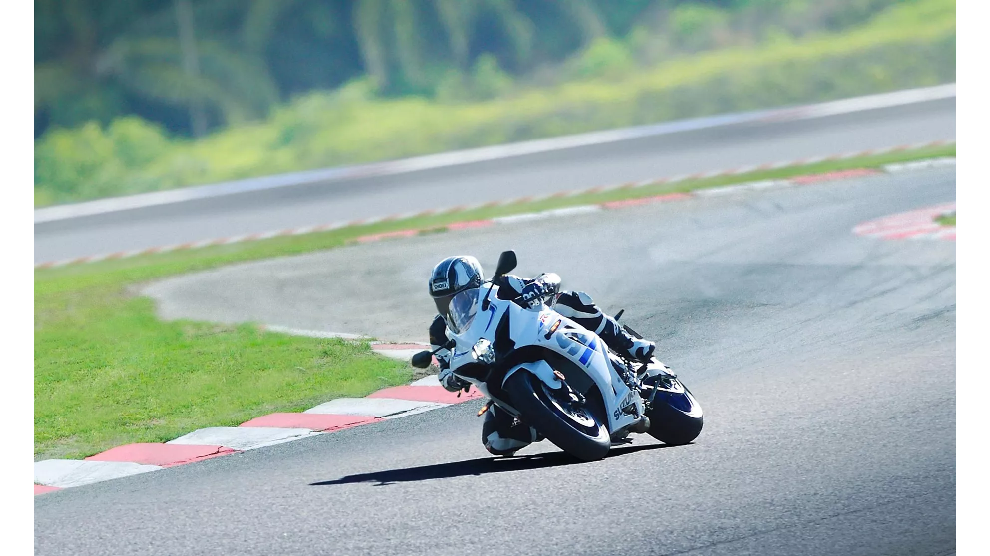 Suzuki GSX-R 1000 - Image 1 Suzuki GSX-R 1000 - Image 1