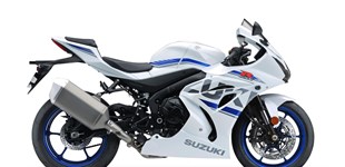Kawasaki Z900 2018 vs Suzuki GSX-R 1000 2018