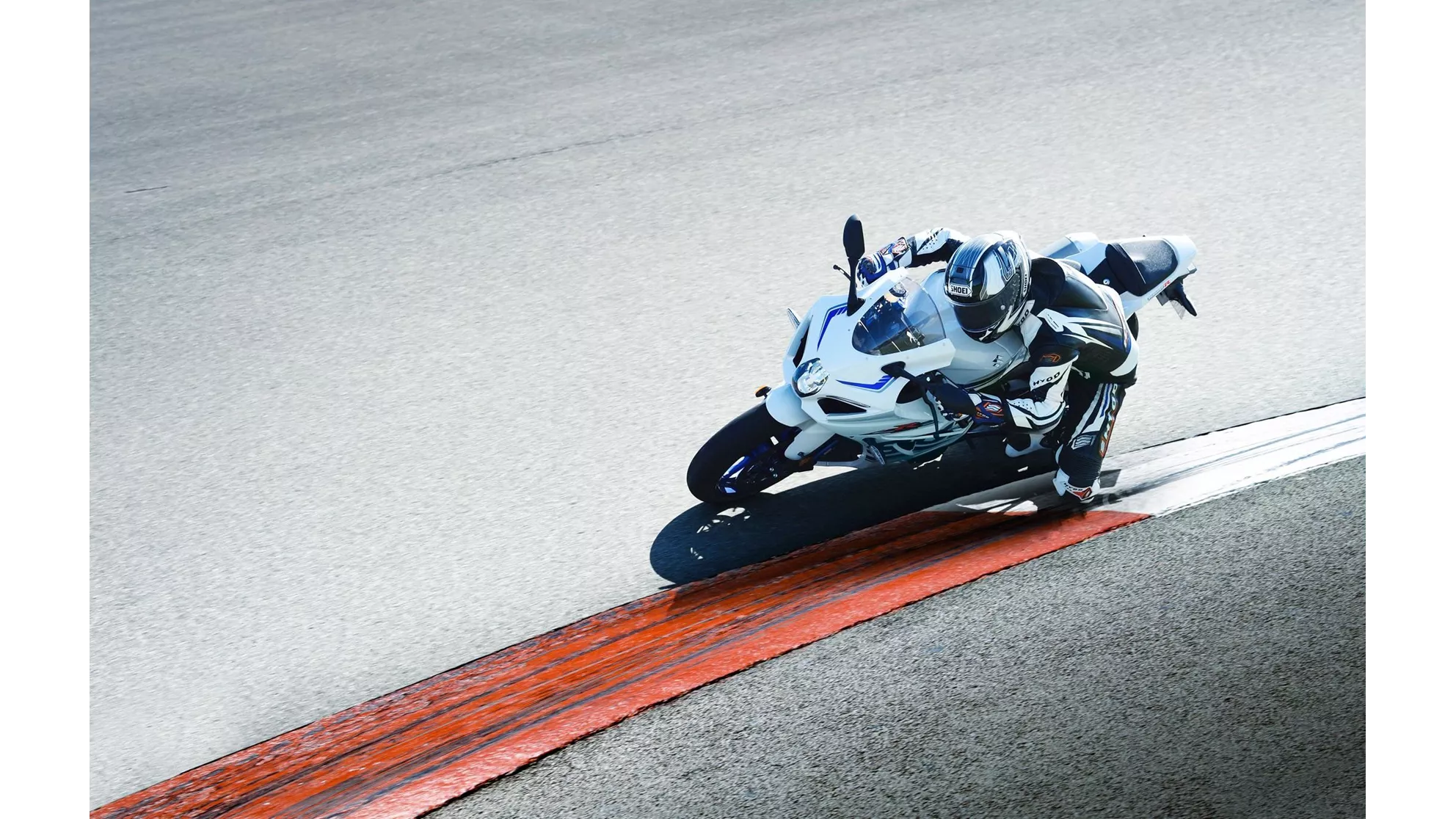 Suzuki GSX-R 1000 R - Image 3 Suzuki GSX-R 1000 R - Image 3