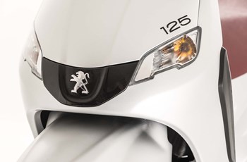 Peugeot Tweet 125 2018 - Bild 14