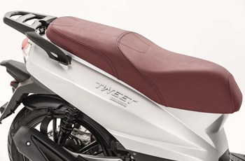 Peugeot Tweet 125 2018 - Bild 15