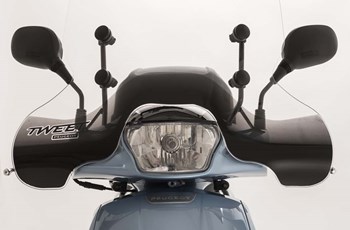Peugeot Tweet 125 2018 - Bild 22
