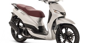 Peugeot Tweet 150 2018 vs Honda SH Mode 125 2021
