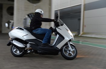 Peugeot Satelis 2  300 2018 - Bild 2