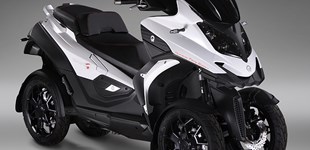 Quadro Vehicles Quadro 4 2018 vs Piaggio MP3 530 HPE Exclusive 2022