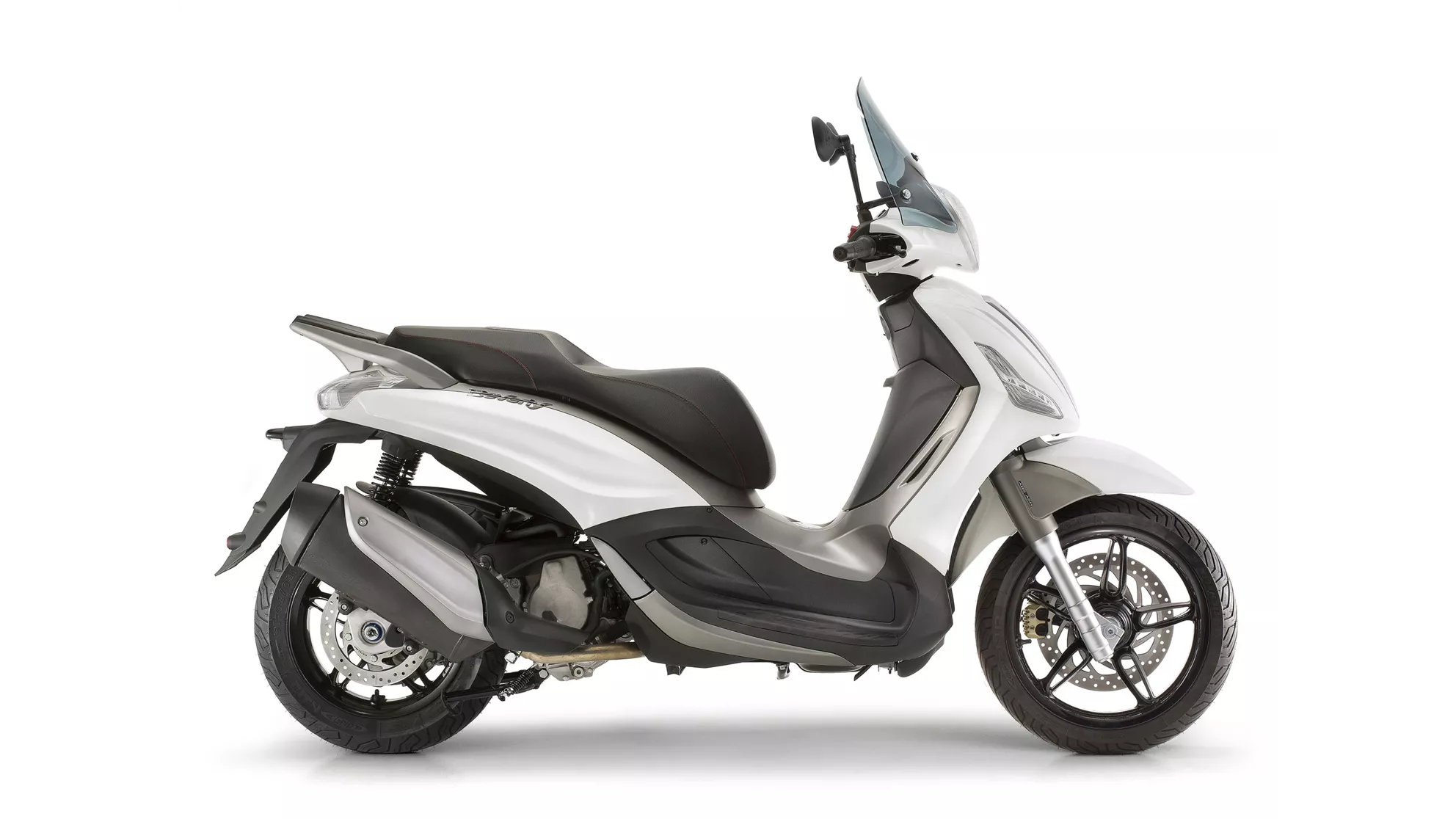 Piaggio Beverly 350ie Sport Touring - Image 24 Piaggio Beverly 350ie Sport Touring - Image 24