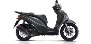 Piaggio Medley 125 ie IGET 2018 vs Honda PS125i 2011
