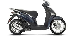 Yamaha Xenter 125 2020 vs Piaggio New Liberty 125ie ABS 2018 Yamaha Xenter 125 2020 vs Piaggio New Liberty 125ie ABS 2018