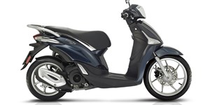 Honda SH Mode 125 2022 vs Piaggio Liberty 125 IGET 4t 3V 2018