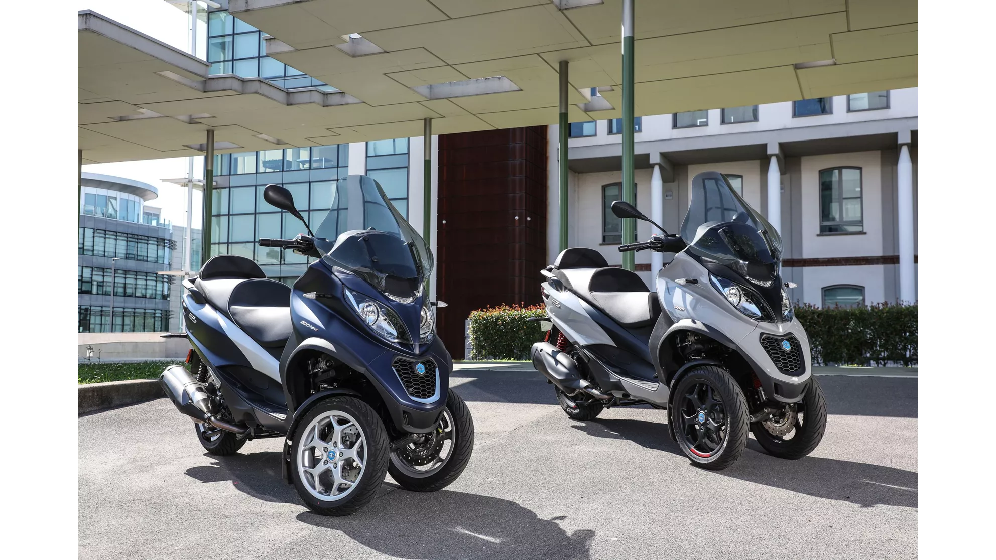 Piaggio MP3 350 - Image 9 Piaggio MP3 350 - Image 9