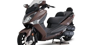 Sym MaxSym 600i 2018 vs Yamaha T-MAX 500 2009