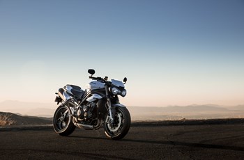 Triumph Speed Triple S 2018 - Bild 3