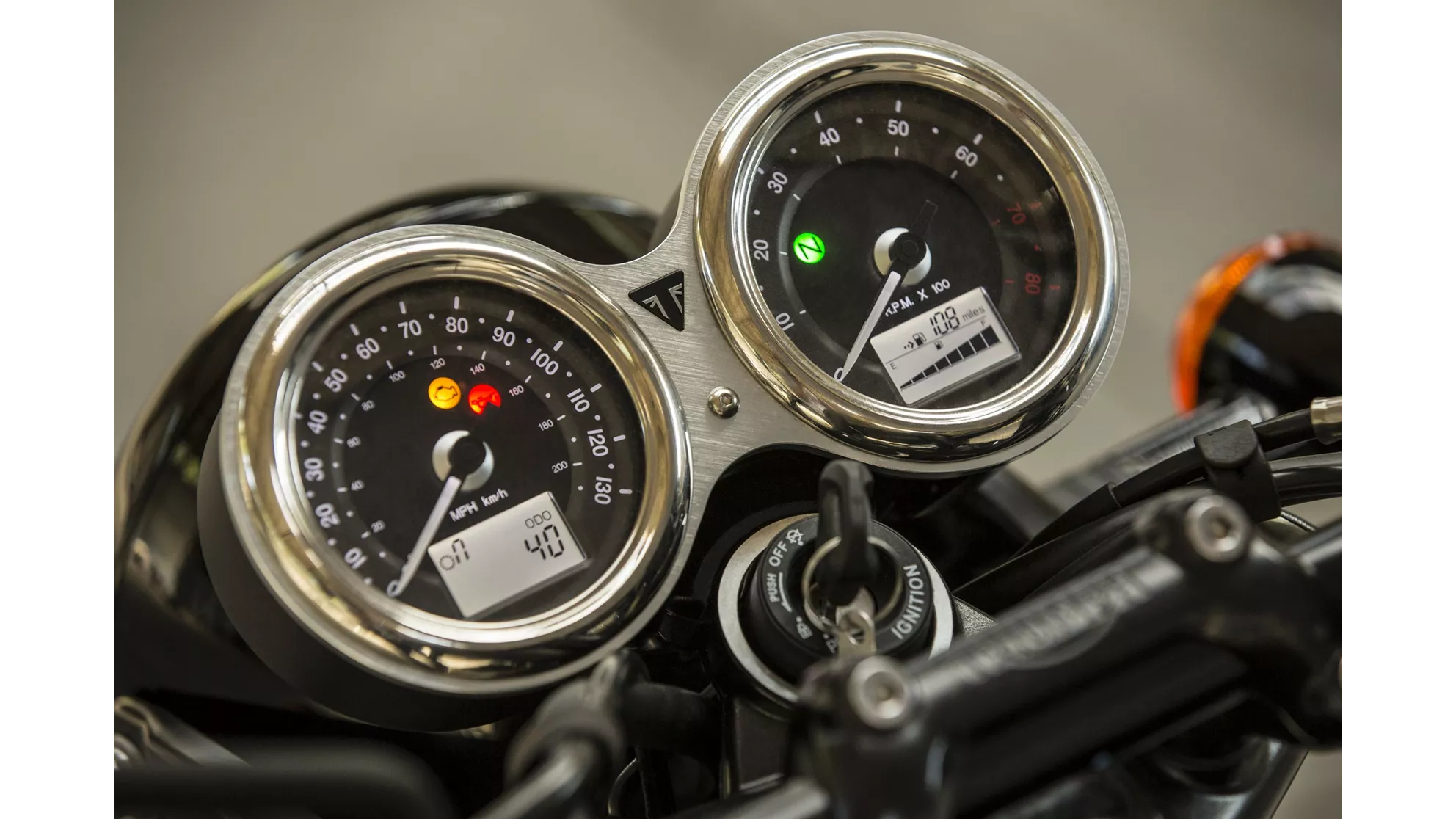 Triumph Bonneville T100 Black - Image 16 Triumph Bonneville T100 Black - Image 16