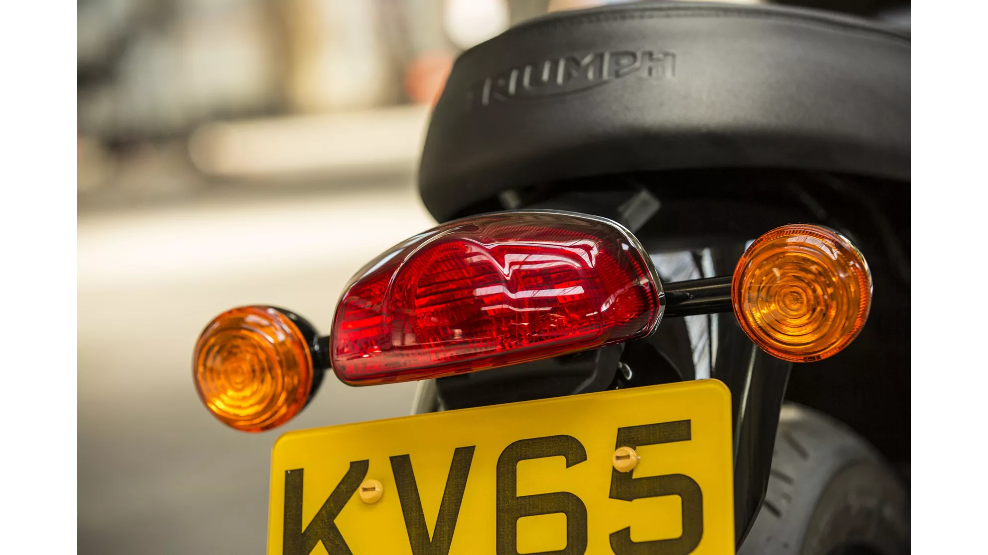 Triumph Bonneville T100 Black - Image 18 Triumph Bonneville T100 Black - Image 18