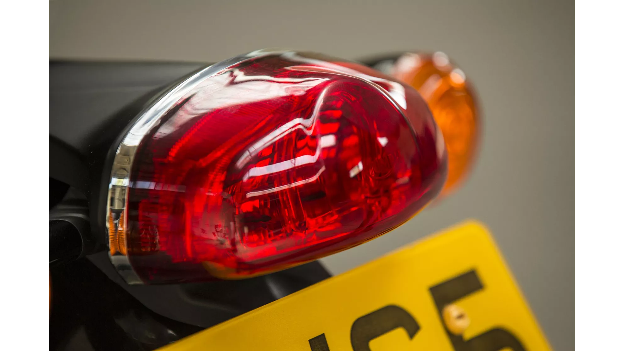 Triumph Bonneville T100 Black - Image 19 Triumph Bonneville T100 Black - Image 19