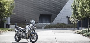 Triumph Tiger 800 XRx 2018 vs Honda CRF1000L Africa Twin Adventure Sports 2019