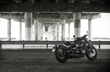 Triumph Bonneville Bobber Black 2018 - Bild 2 Triumph Bonneville Bobber Black 2018 - Bild 2