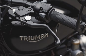 Triumph Bonneville Bobber Black 2018 - Bild 8 Triumph Bonneville Bobber Black 2018 - Bild 8
