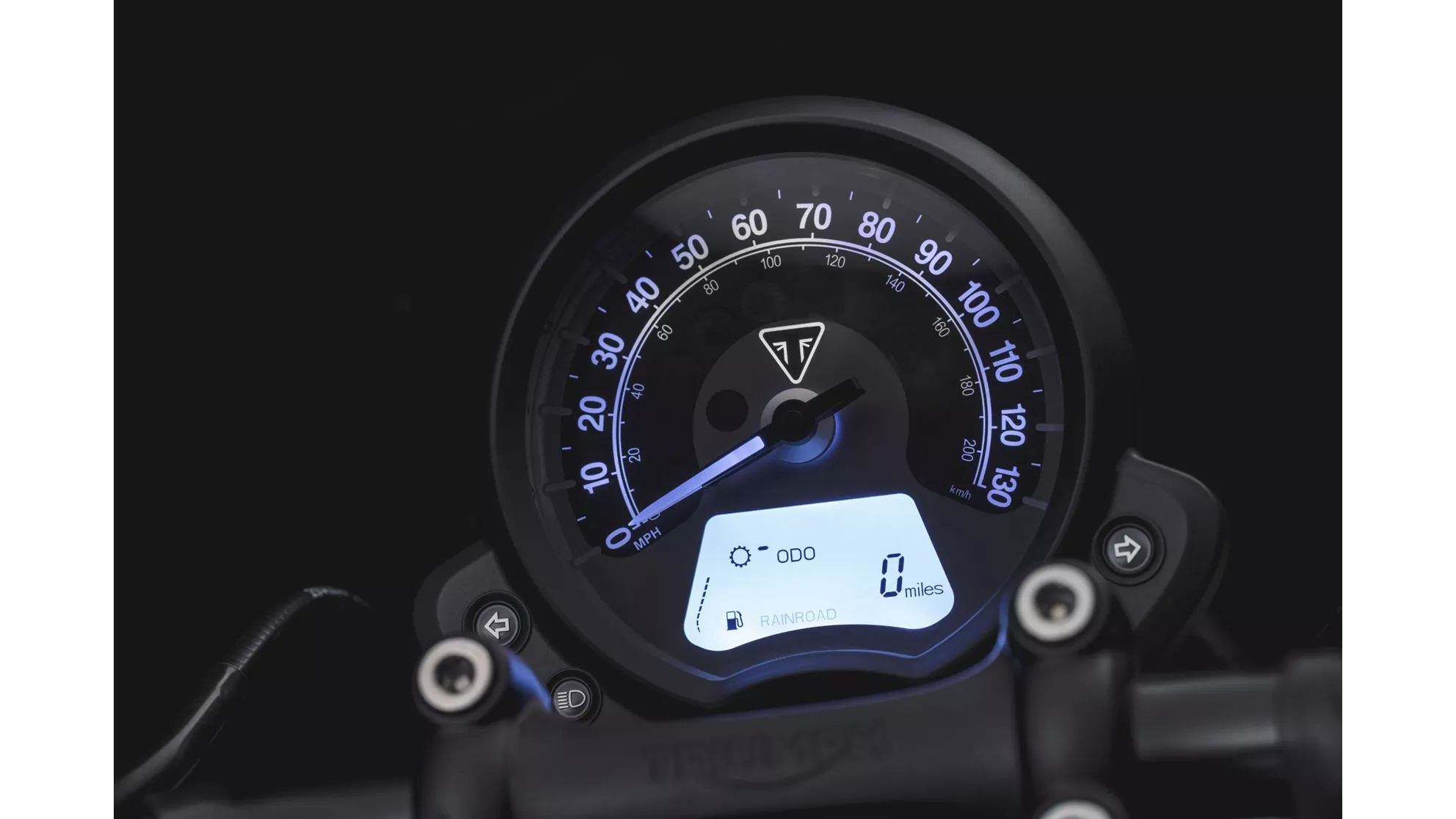 Triumph Bonneville Bobber Black - Image 13 Triumph Bonneville Bobber Black - Image 13