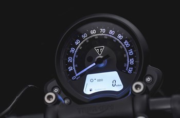 Triumph Bonneville Bobber Black 2018 - Bild 16 Triumph Bonneville Bobber Black 2018 - Bild 16