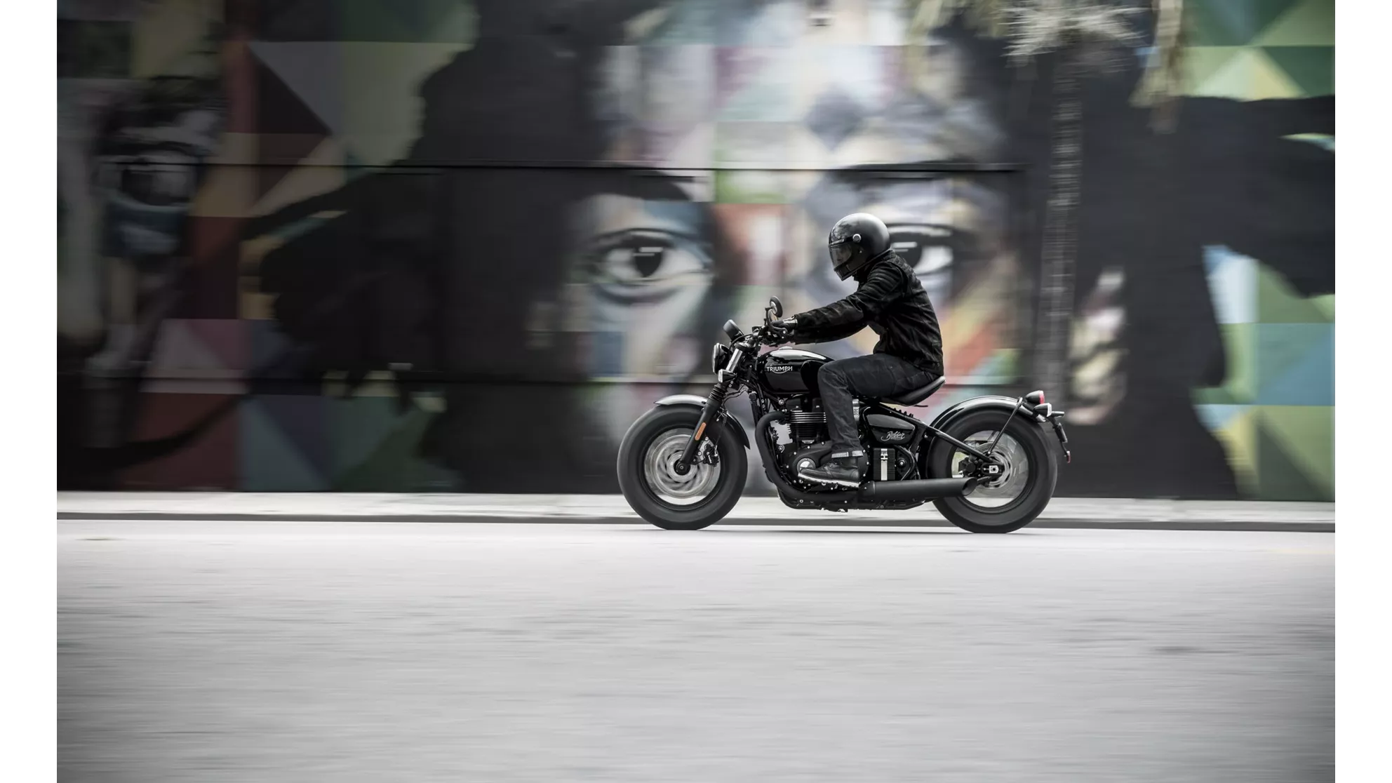 Triumph Bonneville Bobber Black - Image 18 Triumph Bonneville Bobber Black - Image 18