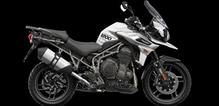 Triumph Tiger 1200 XR 2018 vs Yamaha XT1200Z Super Tenere 2021