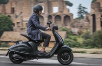 Vespa 946 125ie 3V EMPORIO ARMANI 2018 - Bild 2