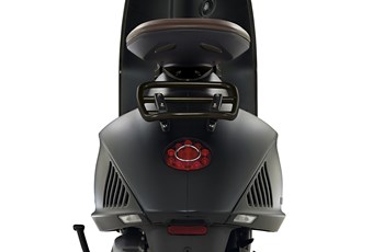 Vespa 946 125ie 3V EMPORIO ARMANI 2018 - Bild 14