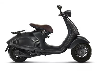 Vespa 946 125ie 3V EMPORIO ARMANI 2018 Vespa 946 125ie 3V EMPORIO ARMANI 2018