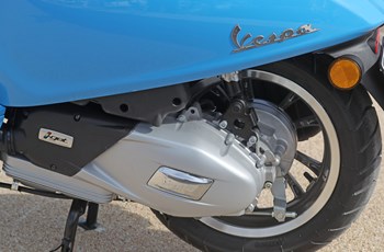 Vespa Primavera 125 50. Anniversario 2018 - Bild 11 Vespa Primavera 125 50. Anniversario 2018 - Bild 11