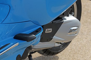 Vespa Primavera 125 50. Anniversario 2018 - Bild 15 Vespa Primavera 125 50. Anniversario 2018 - Bild 15