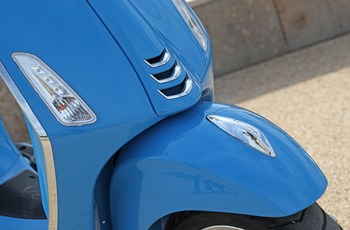 Vespa Primavera 125 50. Anniversario 2018 - Bild 18 Vespa Primavera 125 50. Anniversario 2018 - Bild 18
