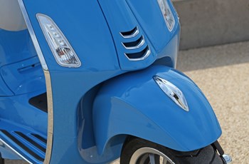 Vespa Primavera 125 50. Anniversario 2018 - Bild 19 Vespa Primavera 125 50. Anniversario 2018 - Bild 19