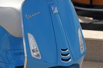 Vespa Primavera 125 50. Anniversario 2018 - Bild 21 Vespa Primavera 125 50. Anniversario 2018 - Bild 21