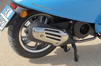 Vespa Primavera 125 50. Anniversario 2018 - Bild 25 Vespa Primavera 125 50. Anniversario 2018 - Bild 25